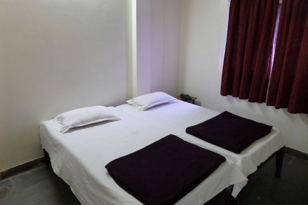 Parvat Lodge Ahmednagar Exterior photo
